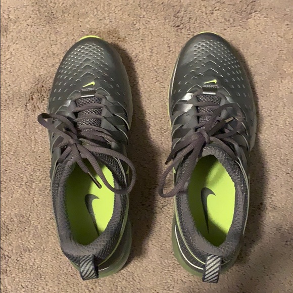 Women’s Nike Shoes - Picture 5 of 5